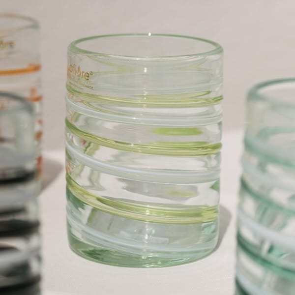 Lafiore Creative & Select Store Mallorca vaso amarillo y blanco