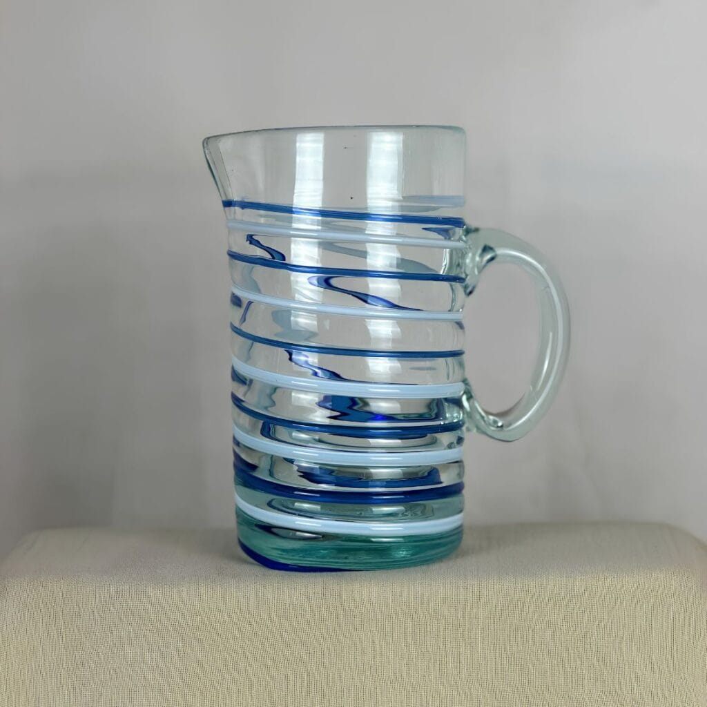 Lafiore Creative & Select Store Mallorca jarra azul y blanca filat