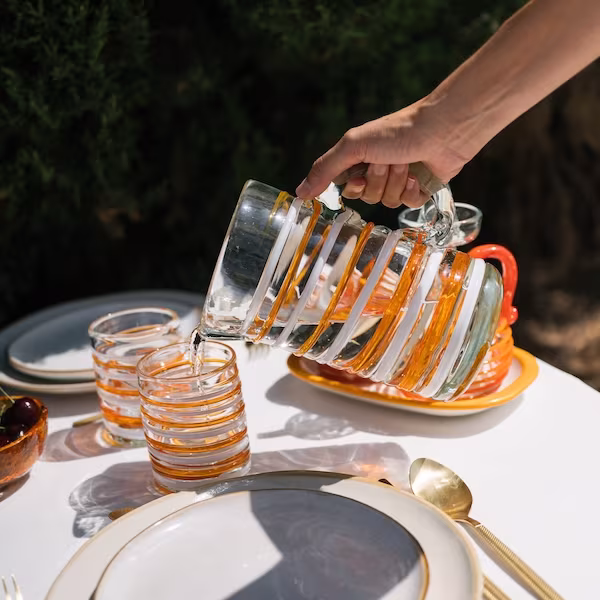 Lafiore Creative & Select Store Mallorca jarra naranja y blanca de vidrio soplado de la colección filat de Lafiore Mallorca